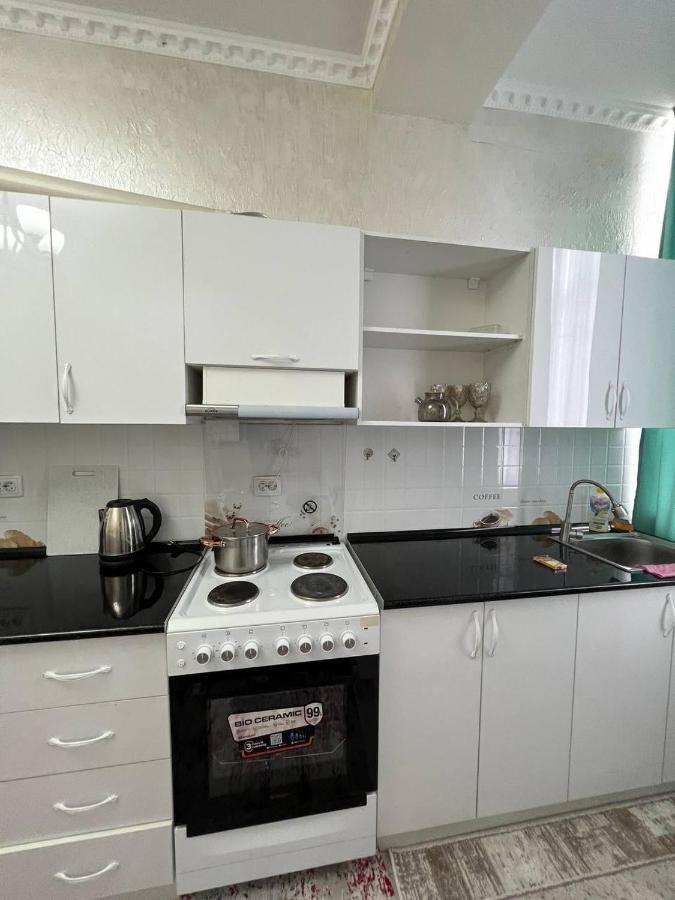 2-Room Apartment Mossovet Bisjkek Buitenkant foto