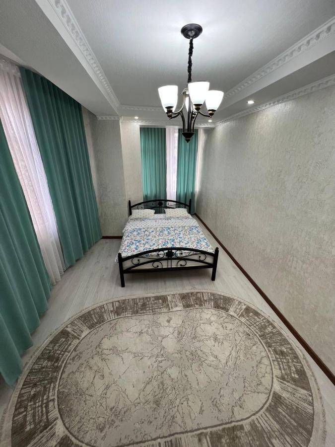 2-Room Apartment Mossovet Bisjkek Buitenkant foto